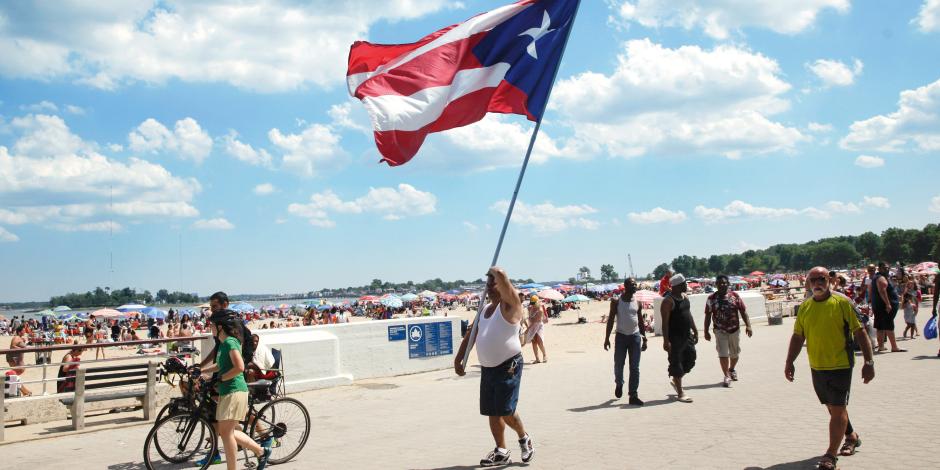 Todos los domingos la comunidad puertorriqueña se reúne en la playa del Bronx, Nueva York.